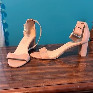 Nine West Tan Heels Elegant Design